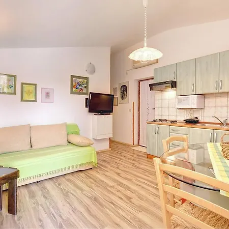 Apartment Karsiole Pula