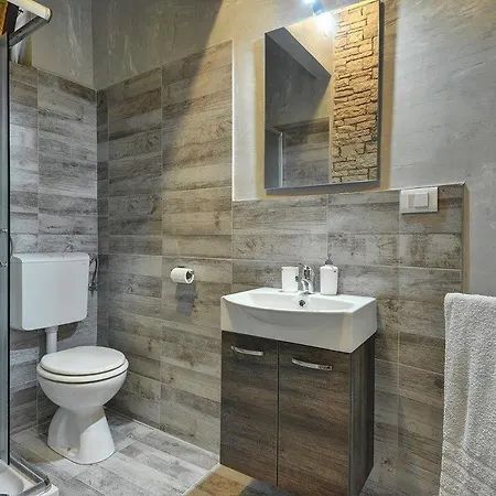 Apartment Karsiole